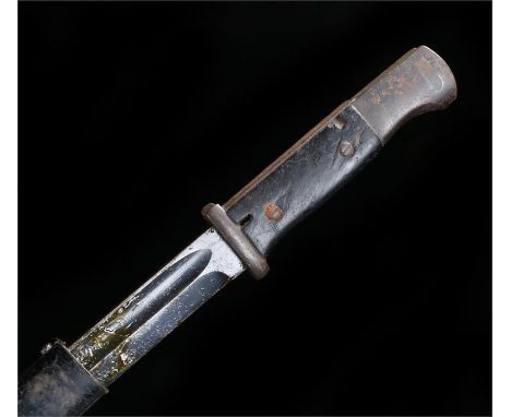 German K98 bayonet, no markings to the blade or scabbard but Third Reich waffenamt stamps on the pommel