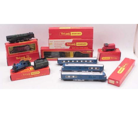 Nine Triang 00 gauge locos to include a 4-6-2 Britainia Class in BR lined green, late crest, "Britania", no.70000, loco box o