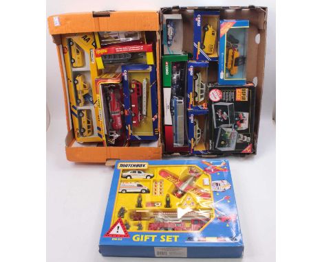 Corgi Toys and others, 2 trays of modern issue diecast to include; AA 24-hour Service Set, Mercedes 207D Minivan, The Italian