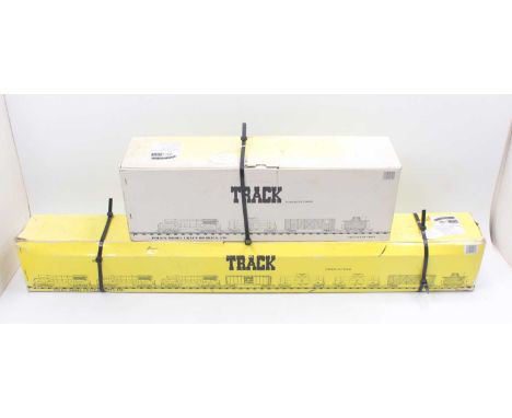 Aristocraft 45mm track: box containing 8 new and one 3 feet used straight lengths article no.11070 with 16 pieces new and two