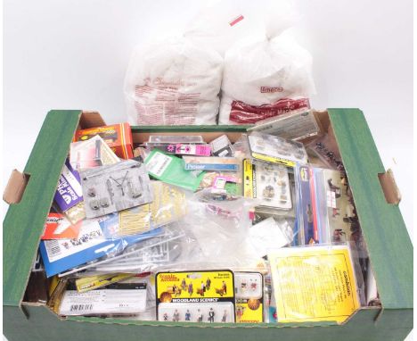 One tray containing various 00 gauge scenic items, people, loco, accessories, detail parts, and others to include Scenic Acce