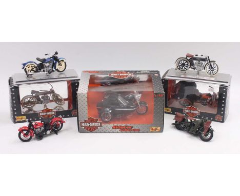 Collection of 7 various boxed and loose diecast motorcycles, 1/18th scale to include a boxed Harley Davidson 1909 Twin 5D