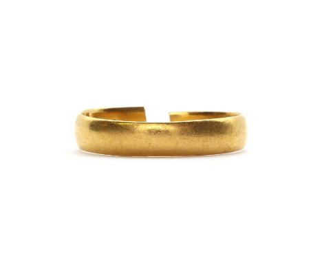 A 22ct gold 'D' section wedding ring,4.30mm wide, split in one place, London 1880, 3.05gCondition ReportShank split in one pl