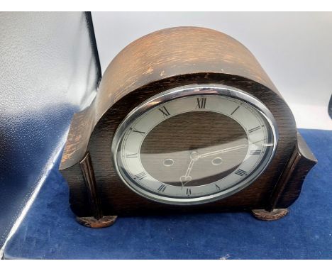 Smiths Enfield Oak Cased mantle clock with key &amp; pendulum