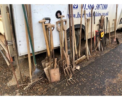 Assorted garden tools from house clearance 