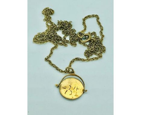 A 9ct yellow gold chain and pendant (4.8g)