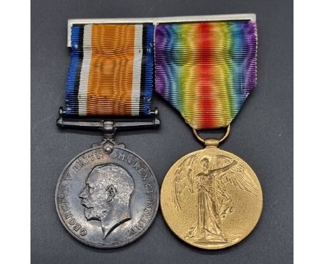 Medals: a WWI pair, to 42582 Pte W K Murray, Sco Rif.