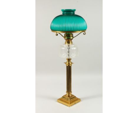 A SINGLE VICTORIAN STYLE BRASS AND GLASS CORINTHIAN COLUMN ELECTRIC TABLE LAMP, modelled as an oil lamp, with ribbed turqoise