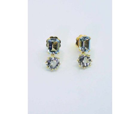   Aquamarin-Ohrstecker  14 K Gelbgold. Elegante Ohrstecker besetzt mit 4 Aquamarinen in Baguette- und Diamanten-Schliff. Gute