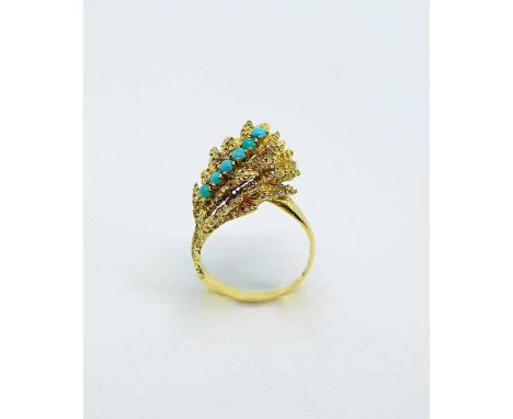   Damenring mit Türkisen  18 K Gelbgold. Detailreich gearbeiteter Damenring in Federform, besetzt mit 6 Türkisen. Gute Erhalt