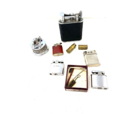 Selection of vintage and later lighters includes Ronson, Beattle, Autojak etc 