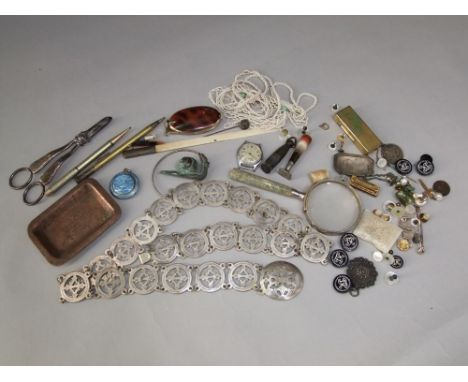 A collection of small miscellaneous objects, agate fob, magnifying glass with shagreen handle, seed pearl necklace with jade 