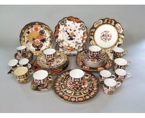 A quantity of various 19th century and other Derby Imari pattern wares including a shell shaped serving dish, further dessert