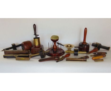 A mixed treen and tool lot to include pin cushion, gauges, spirit levels and others