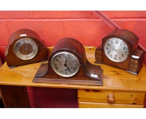 A 1930's oak mantel clock, Westminster chime; two other mantel clocks (3)