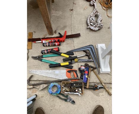 A LARGE ASSORTMENT OF HAND TOOLS TO INCLUDE HAMMER, SAW AND SPANNER ETC 