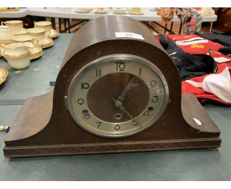 A VINTAGE WOODEN NAPOLEONS HAT MANTLE CLOCK 