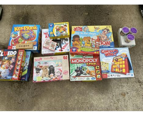 VARIOUS VINTAGE BOARD GAMES 