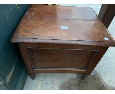 A VICTORIAN MAHOGANY BOX COMMODE 