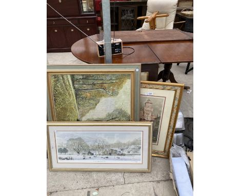 AN ASSORTMENT OF FRAMED PICTURES AND PRINTS 