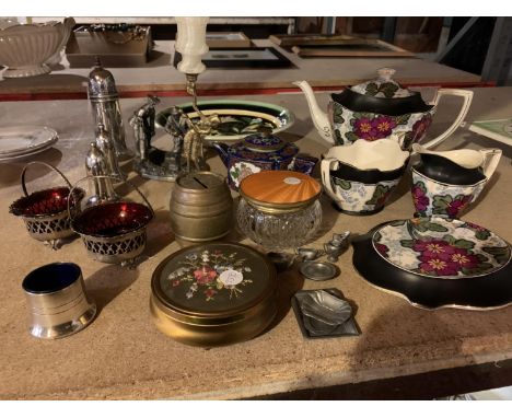 AN ASSORTMENT OF VARIOUS METAL AND CERAMIC ITEMS TO INCLUDE DUCAL TEA WARE ETC 