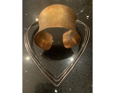 TWO SILVER ITEMS TO INCLUDE A BANGLE AND NECKLACE 