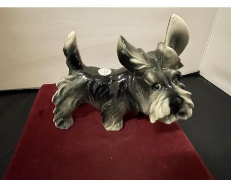 A CERAMIC SYLVAC STYLE 'SCOTTIE DOG' 