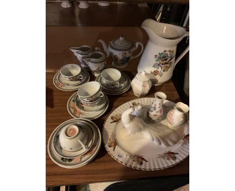 A QUANTITY OF CHINA TO INCLUDE AN ORIENTAL STYLE TEA SERVICE WITH FIVE TRIOS (HANDLE A/F ON ONE) 
