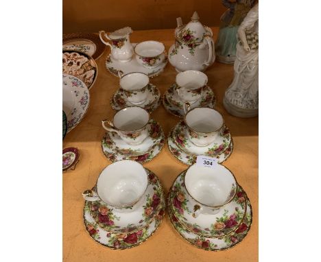 A ROYAL ALBERT 'OLD COUNTRY ROSES' TEA SERVICE TO INCLUDE SIX TRIOS 
