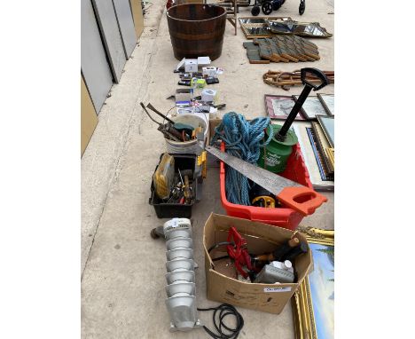 A LARGE ASSORTMENT OF TOOLS TO INCLUDE A BALL HITCH A FOOT PUMP LARGE QUANTITY OF SPANNERS, TOOL BOX AND CROW BAR ETC 