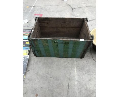 A VINTAGE WOODEN CRATE WITH ROPE HANDLES 