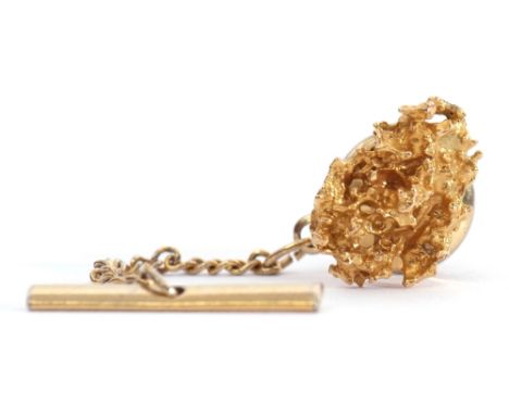 High grade yellow metal "nugget" finial pin, in a gold plated tie pin fitting, the finial weighs 1.7gms