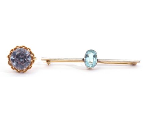 Mixed Lot: modern 375 stamped dress ring set with a faceted blue crystal stone, together with a similar set bar brooch, the y