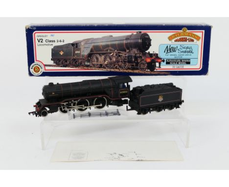 Bachmann - A boxed Bachmann #35-551 V2 Class 2-6-2 steam locomotive and tender Op.No. 60800 'Green Arrow' in BR black livery.