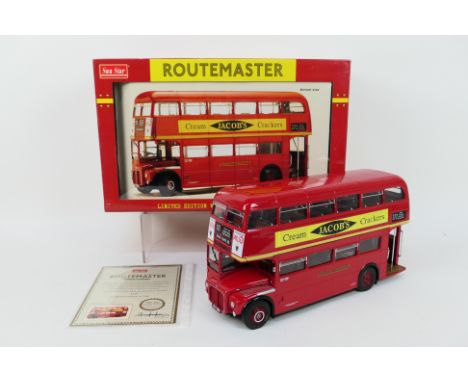 Sun Star - A boxed Limited Edition 1:24 scale Sun Star #2902 RM254 VLT254 'The Standard Routemaster'. The model has some mino