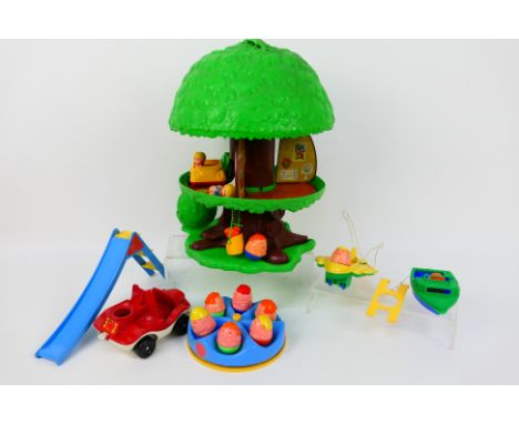 Palitoy - Discovery Time - Pop Up Treehouse - Weebles. An unboxed Pop Up, Family Treehouse with Dogbed, Dog, Car, Chair, Swin