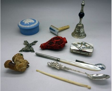 A purse, a scent bottle, a Wedgwood Jasperware pot, a mother of pearl dip pen, etc.