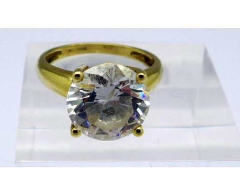 A 14ct gold ring, weight 4.1g, size L