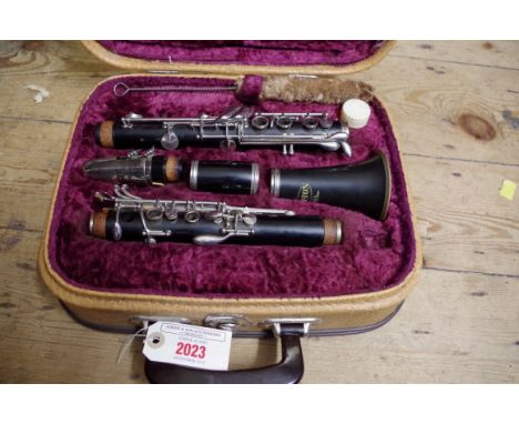 A Corton B44 clarinet, in fitted case. 