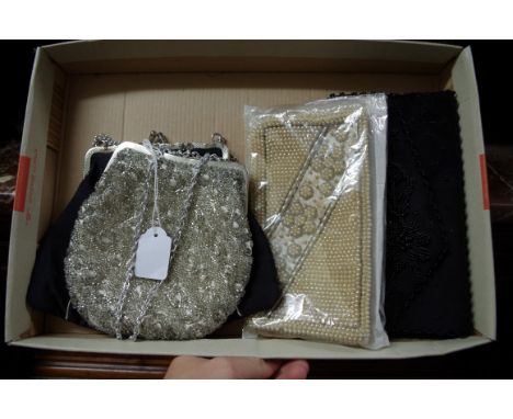 Four vintage evening bags. 