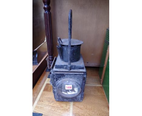 A B.R.(W) railway lantern,&nbsp;height including handle 47cm. 