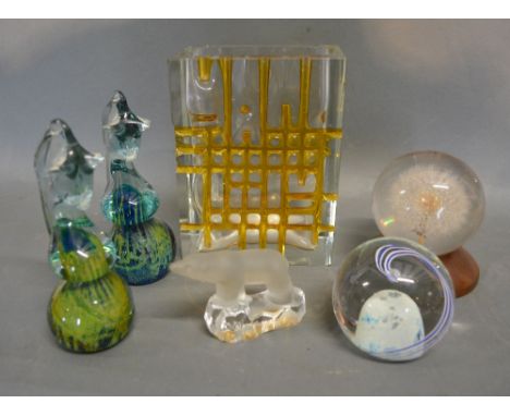 An Exbor Czechoslovakian Glass Vase together with a Caithness Firecracker Paperweight and four other paperweights