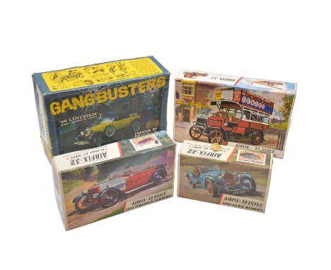 Airfix model vehicle kits, four including pattern no.821 'Gangbusters' 1928 Lincoln; pattern no.571 1910 B type bus, 1/32 sca