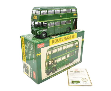 Sunstar 1:24 scale model Routmaster, ref 2904 RMC 1453 - 453 CLT - The Original Green Line Routemaster Coach, boxed.