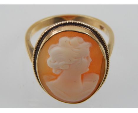 A 9ct yellow gold carved cameo dress ring.