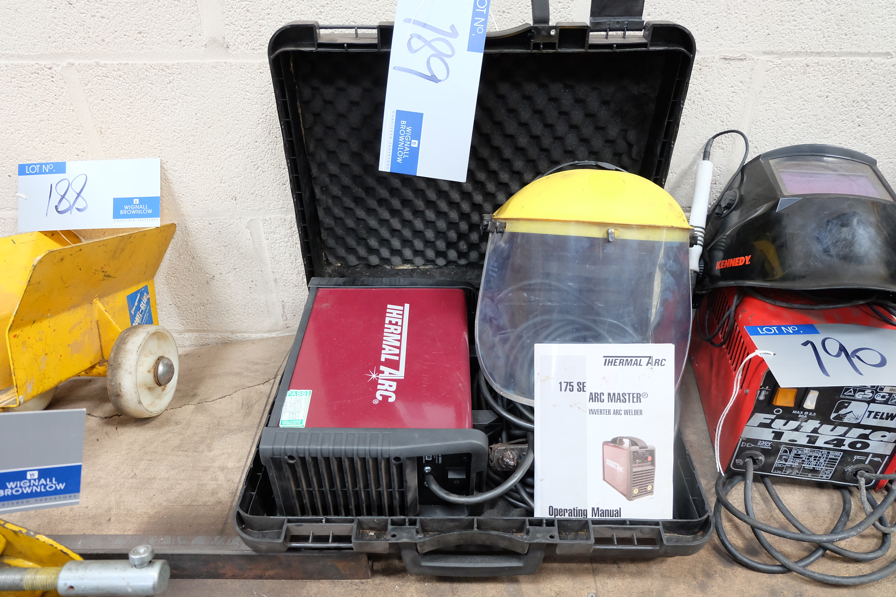 A Thermal Arc 175SE Arc Master Inverter Arc Welding (1ph) with case and