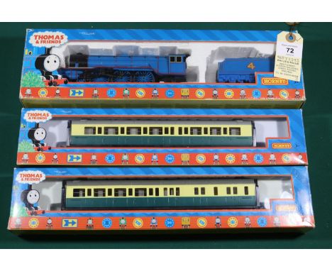 3x Hornby OO gauge Thomas the Tank Engine &amp; Friends series items. Gordon the Blue Engine (R383). Together with 2x Gordon'