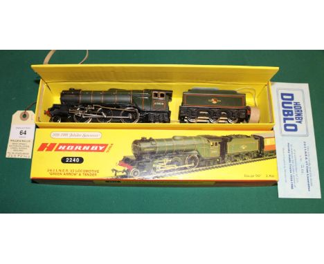 A Hornby Dublo 1938-1988 Jubilee Souvenir Limited Edition Locomotive. A BR ex LNER class V2 2-6-2 tender locomotive Green Arr