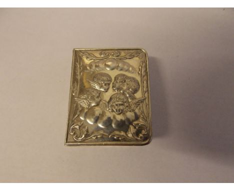 LONDON SILVER SNUFF BOX DECORATED WITH WITH CHERUBS AND SCROLLS