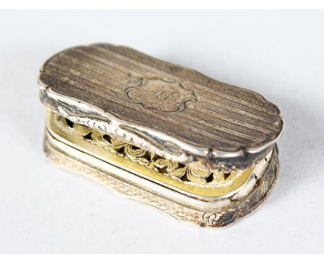 A VICTORIAN ENGINE TURNED NARROW VINAIGRETTE. 4.5cms long.  Birmingham 1847.  Maker: Nathaniel Mills.